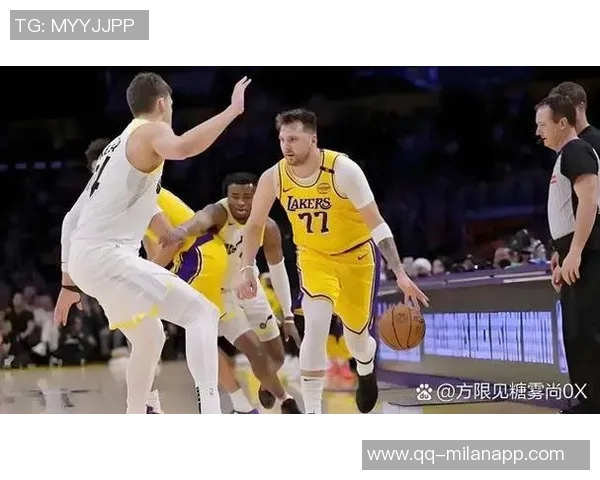 东契奇在场湖人防守效率显著提升分析及其影响探讨 东契奇在场湖人防守效率显著提升分析及其影响探讨